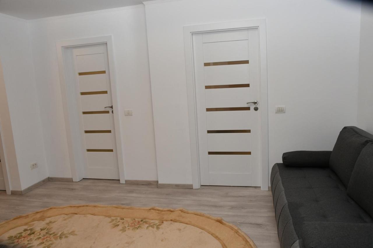 Toporasi Apartament Apartment Крайова Екстериор снимка