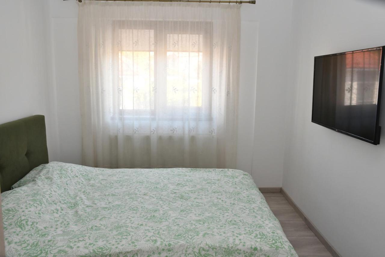 Toporasi Apartament Apartment Крайова Екстериор снимка