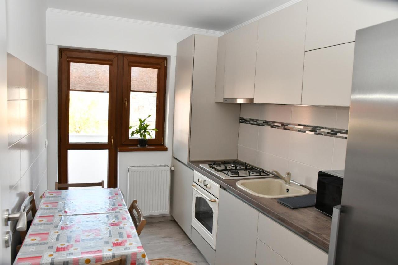 Toporasi Apartament Apartment Крайова Екстериор снимка