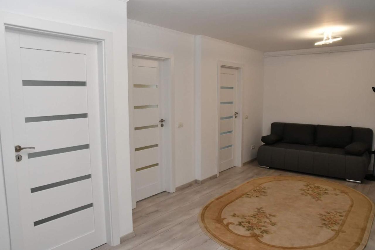 Toporasi Apartament Apartment Крайова Екстериор снимка